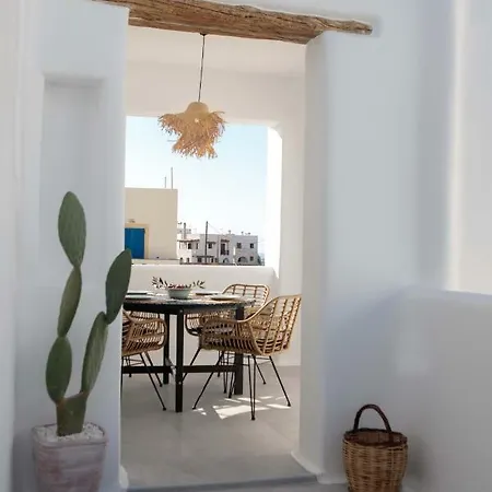Hora Apartment *